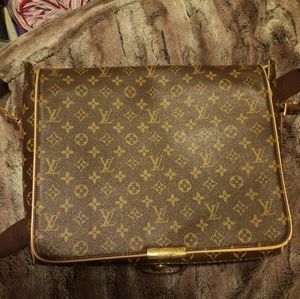 Louis Vuitton crossbody bag